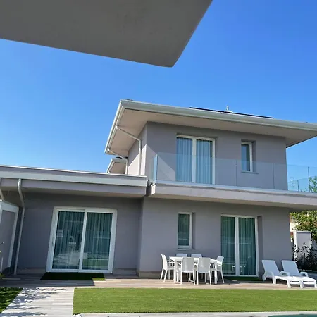 Polinesia 11 * Лидо-делле-Национи